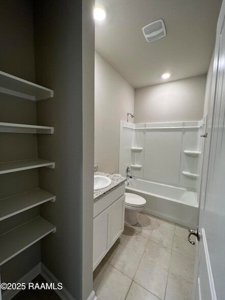 Building Photo - 129 Abbeywood Ct