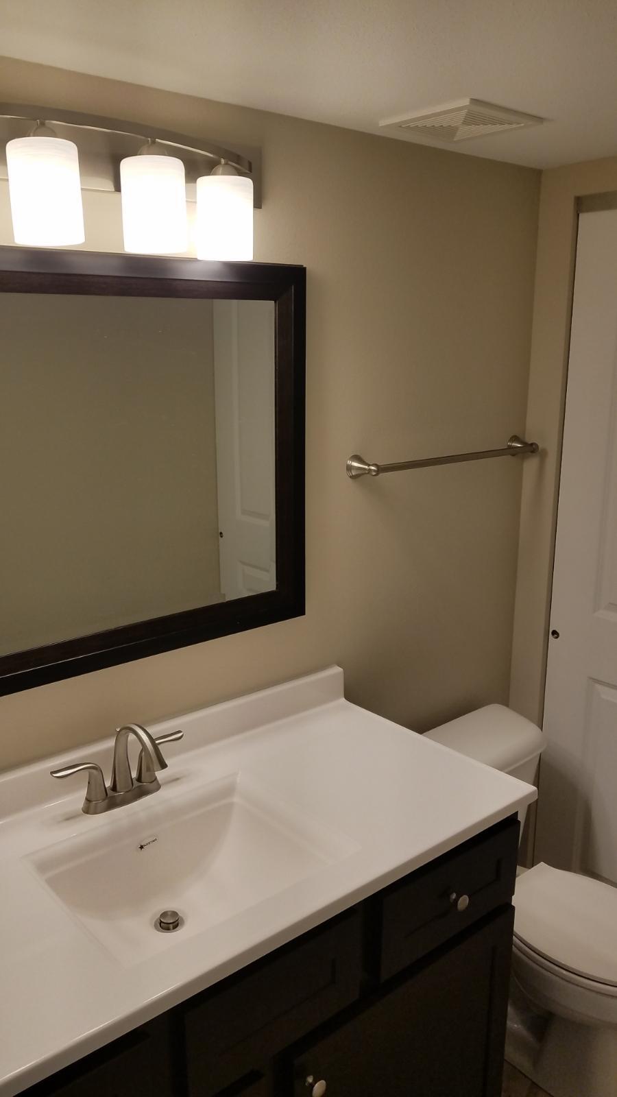 Building Photo - 1469 Village Circle Dr