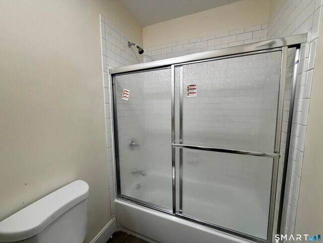 Building Photo - 424 Pembroke St