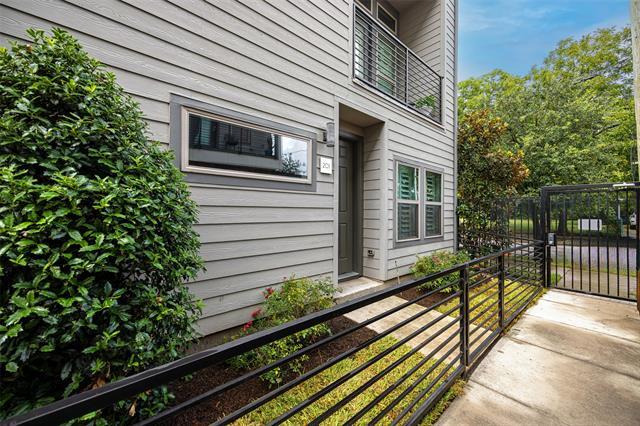 Building Photo - 4226 Roseland Ave