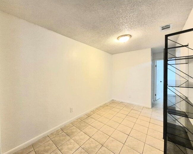 Building Photo - 2408 W Cypress St