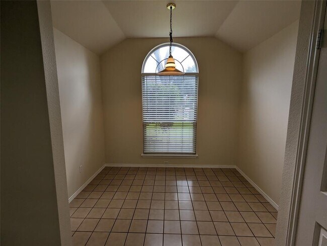 Building Photo - 13512 Albania Way