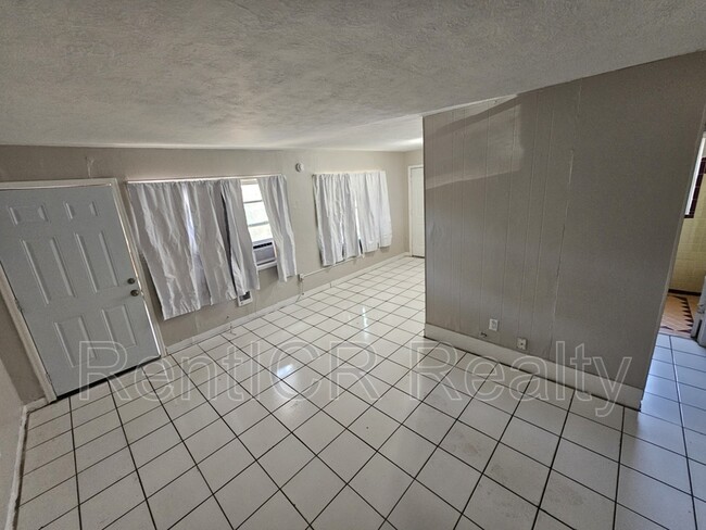 Building Photo - 1737 Overbrook Ave