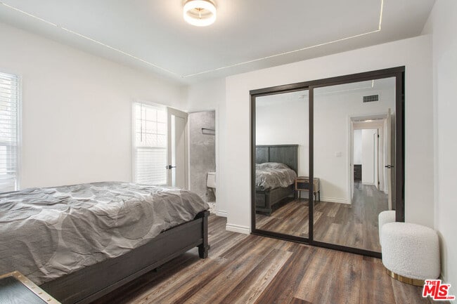 Building Photo - 5542 Harold Way