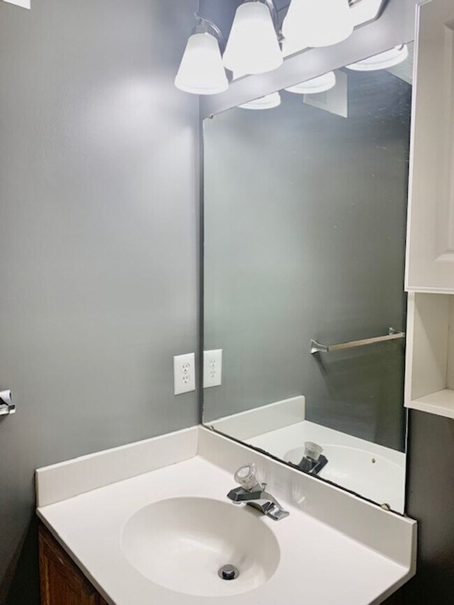 Building Photo - 3207 Water Lily Ct