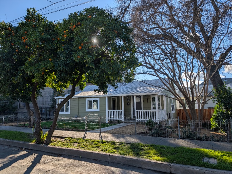 Building Photo - 1440 2nd Ave