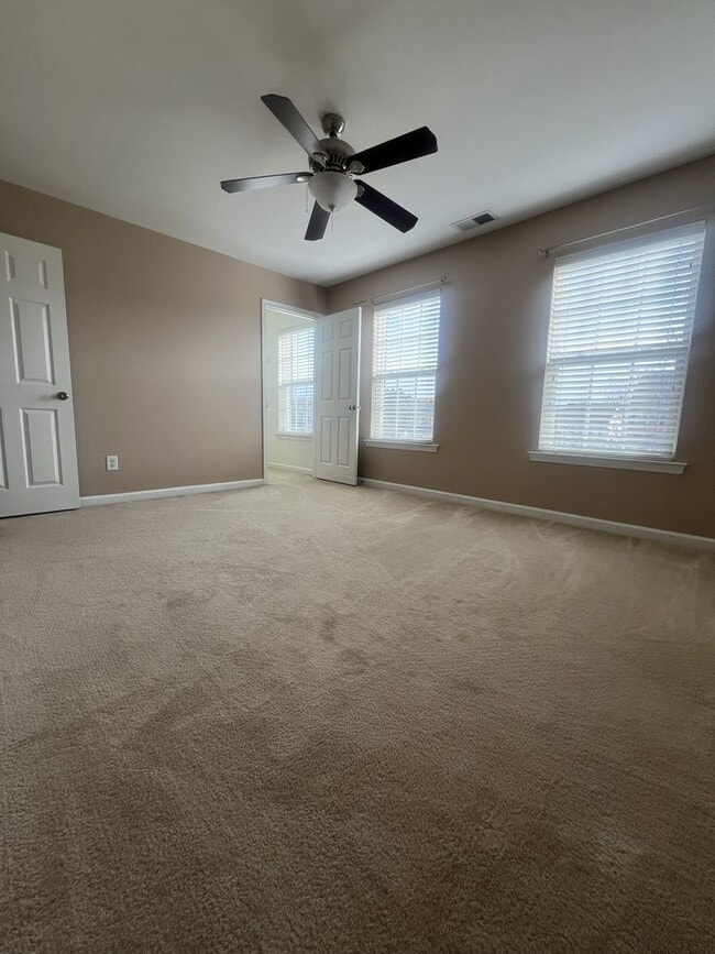 Building Photo - 13600 Warwick Longbay Dr