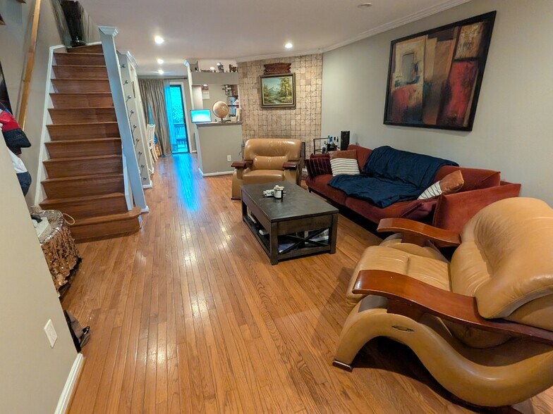 Building Photo - 14 Strath Haven Ct