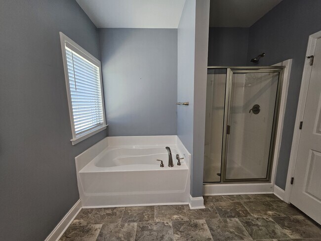 Building Photo - 112 Mergini Dr