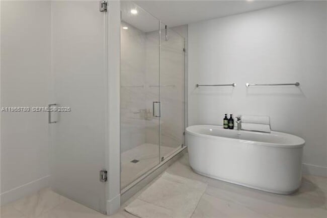 Building Photo - 17550 Collins Ave