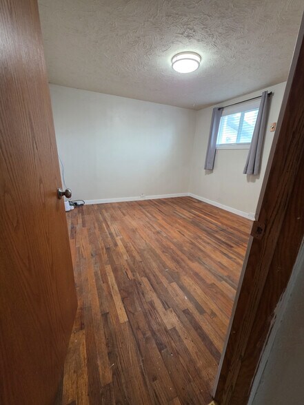 Building Photo - 4467 W 49th S