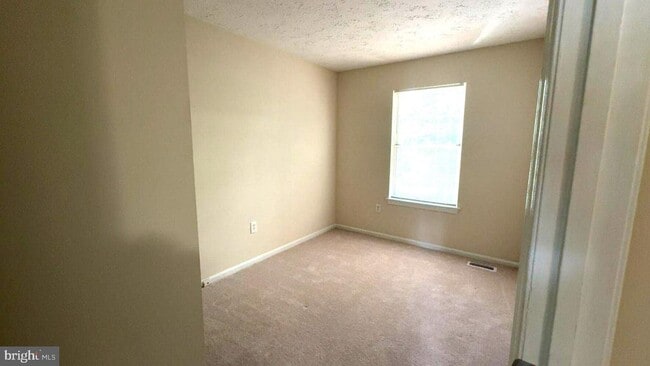 Building Photo - 2431 W Rosecroft Village Cir