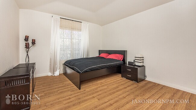 Building Photo - 5482 Avignon Ct