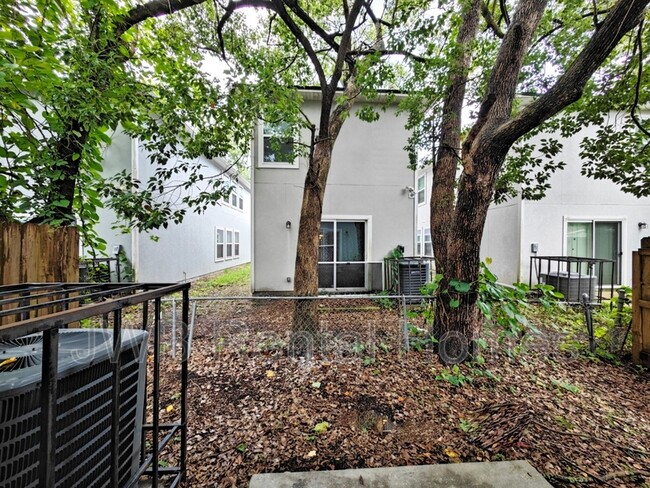 Building Photo - 8953 Cocoa Ave