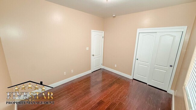 Building Photo - 1733 Pyxis St