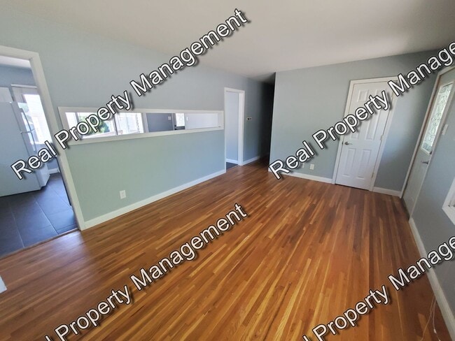 Building Photo - 125 Crestview Ln