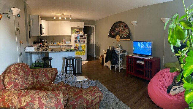 Building Photo - Live in the Heart of Fort Sanders | 1BR Condo Near UTK with Pool, Parking & City Views