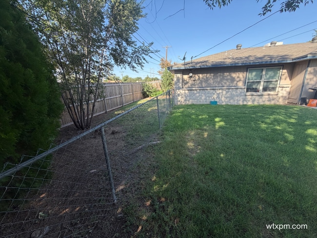 Building Photo - 4455 Summit Cir