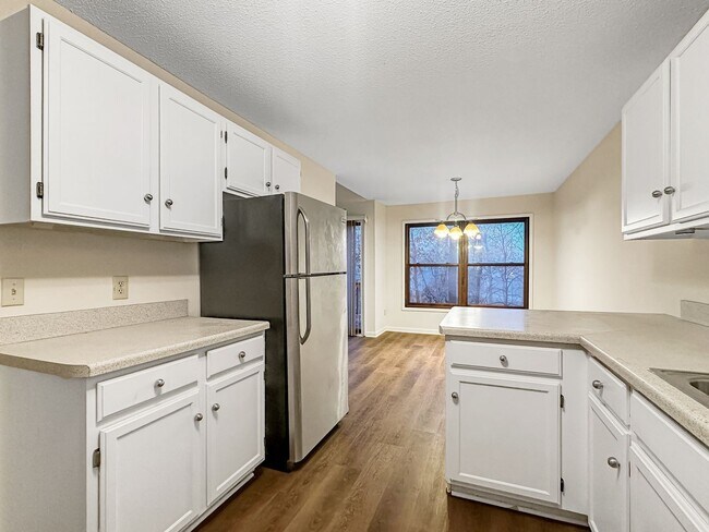 Building Photo - 15630 26th Ave N