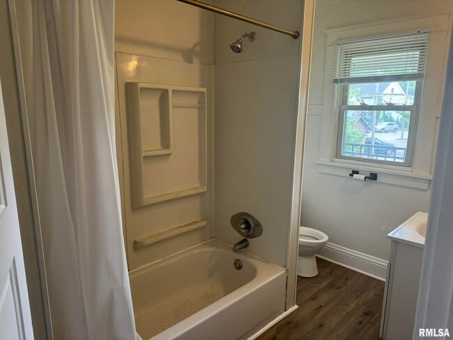 Building Photo - 711 16th St