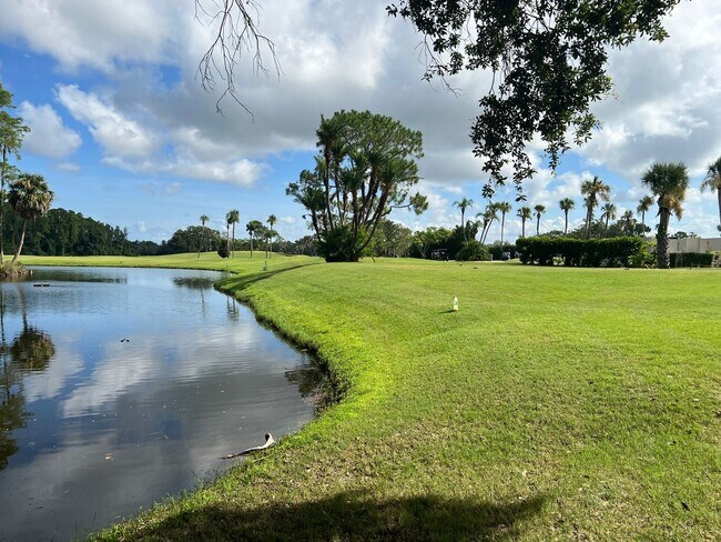 Building Photo - Golf Course Home on Seven Springs Golf and Country Club