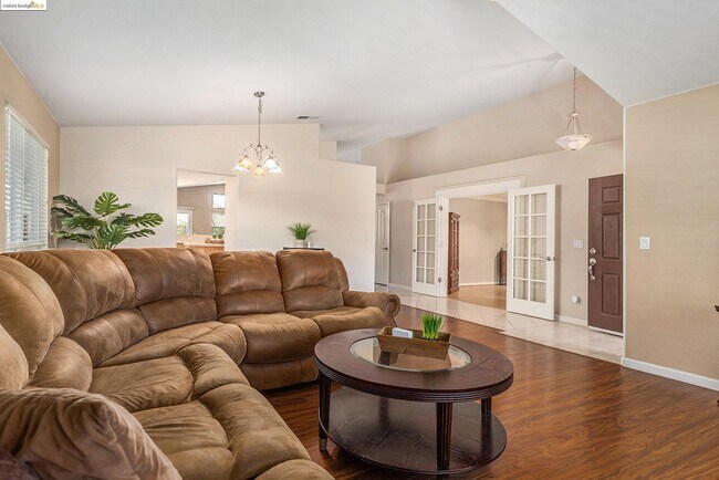 Building Photo - 1522 Coventry Dr