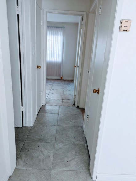 Building Photo - 3332 Drew St