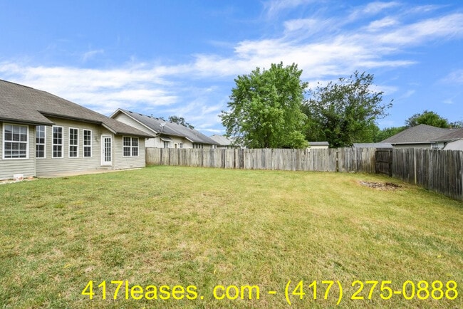 Building Photo - 834 S Duke Ave