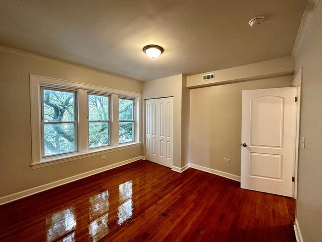 Building Photo - 4056 W Crystal St