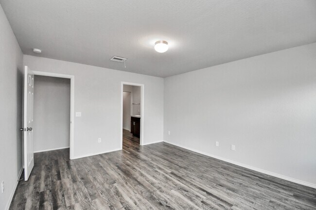 Building Photo - 5342 Prairie Dog Fork Ln