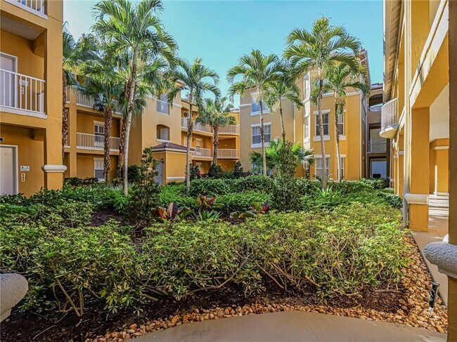 Building Photo - 5045 Fairways Cir