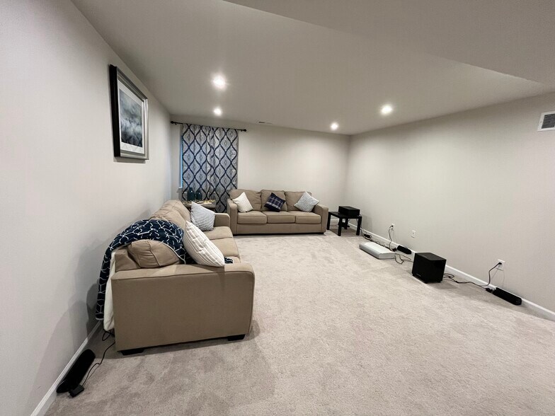 Basement (recreation room) - 4000 Kapalua Ln