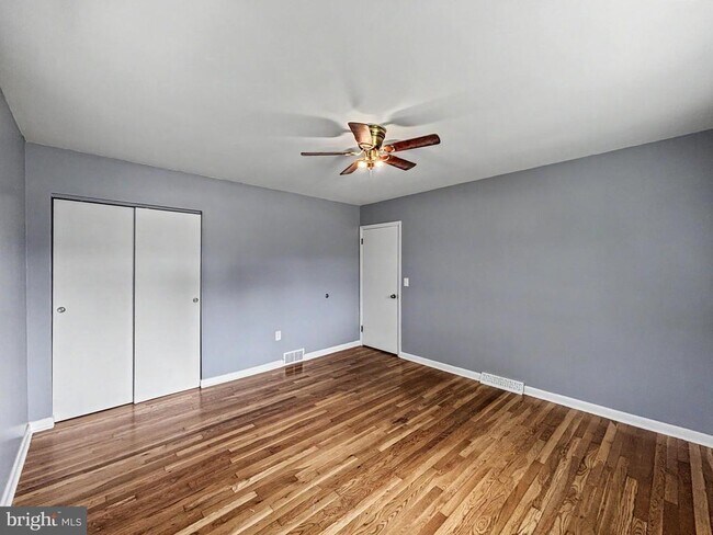 Building Photo - 4615 Lincoln Way E