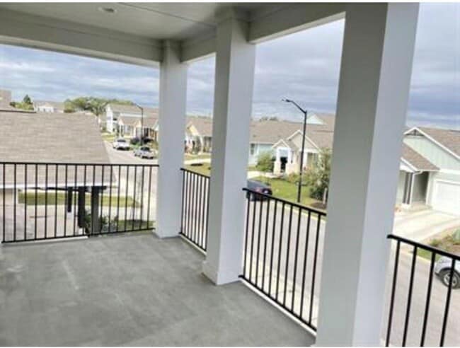 Building Photo - 328 La Escalera Dr