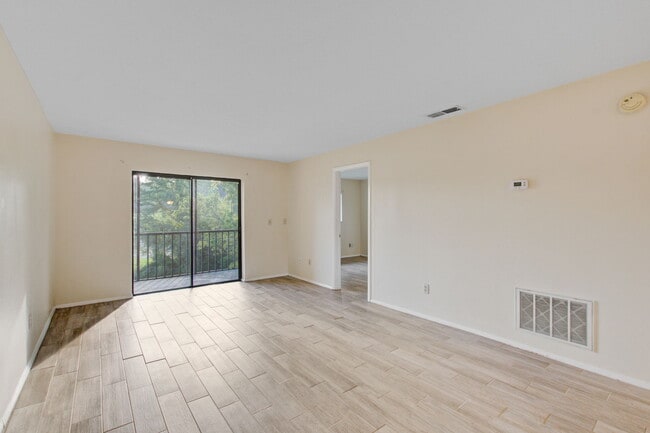 Building Photo - 2186 Bees Ferry Rd