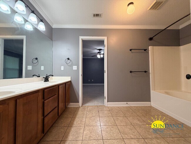 Building Photo - 2705 Apple Blossom Ct