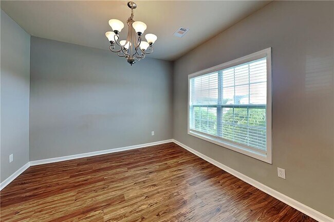 Building Photo - 6430 Queensdale Dr