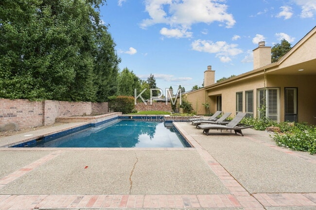 Building Photo - 3342 Cove Cir