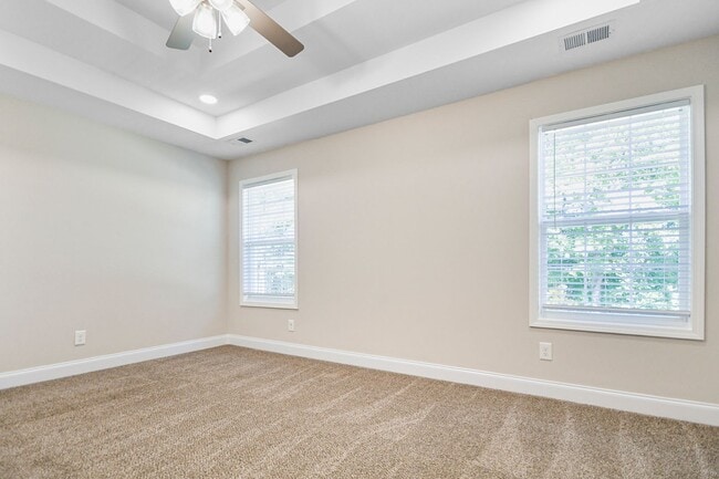 Building Photo - Pet Friendly Four Bedroom!