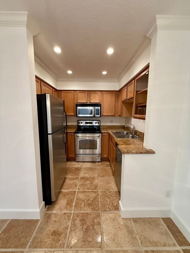 Building Photo - 164 Eastridge Dr