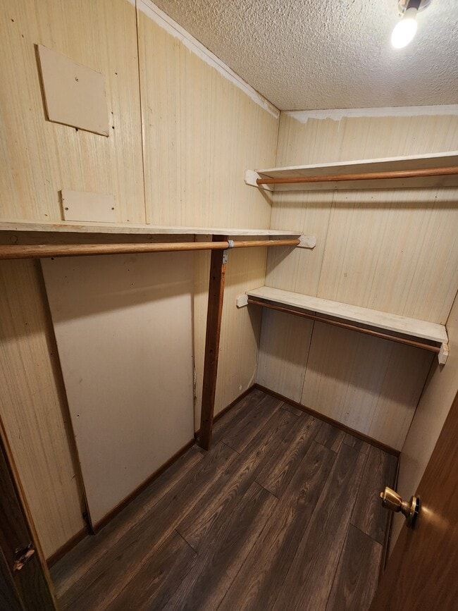 Building Photo - 10916 County Rd 1515