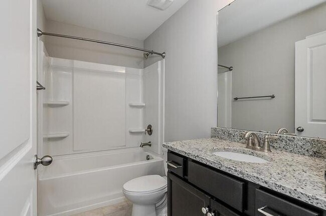 Building Photo - Charming 4 beds 2.5 baths Home in Berewick!