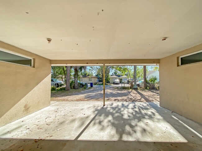 Building Photo - 5440 Eleventh Ave