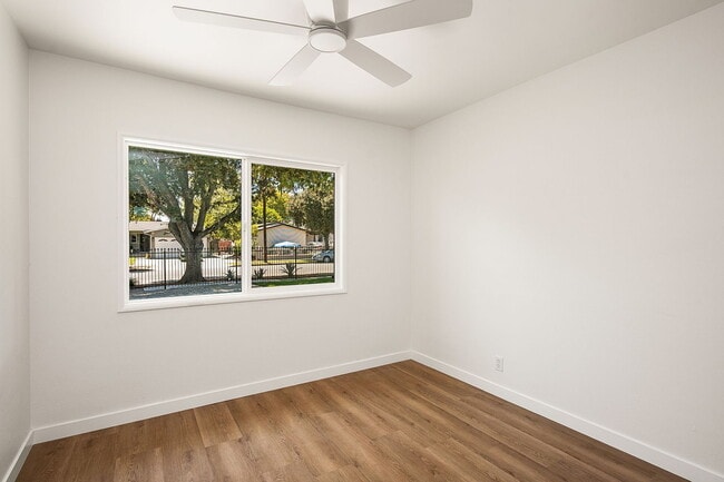 Building Photo - "Charming 3-Bedroom Haven in the Heart of Santa Ana – Your Perfect Retreat Awaits!"