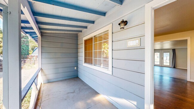 Building Photo - 1720 Ditty Ave