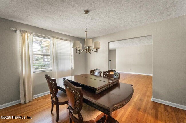 Building Photo - 2240 Jose Cir S