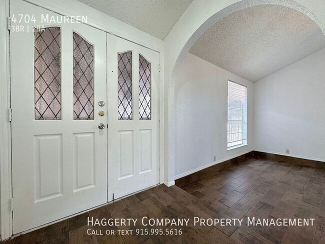 Building Photo - 4704 Maureen-