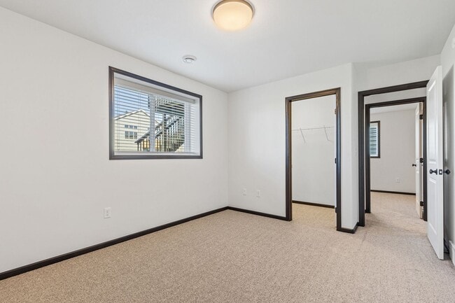 Building Photo - 1061 60th Ave W