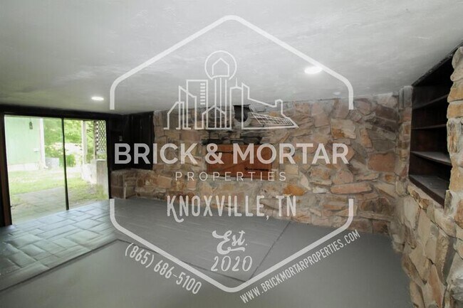 Building Photo - 316 Sarvis Dr