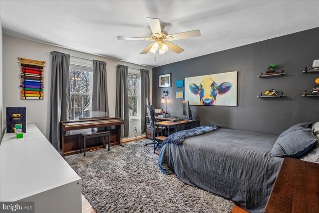 Building Photo - 4400 Loganberry Ln